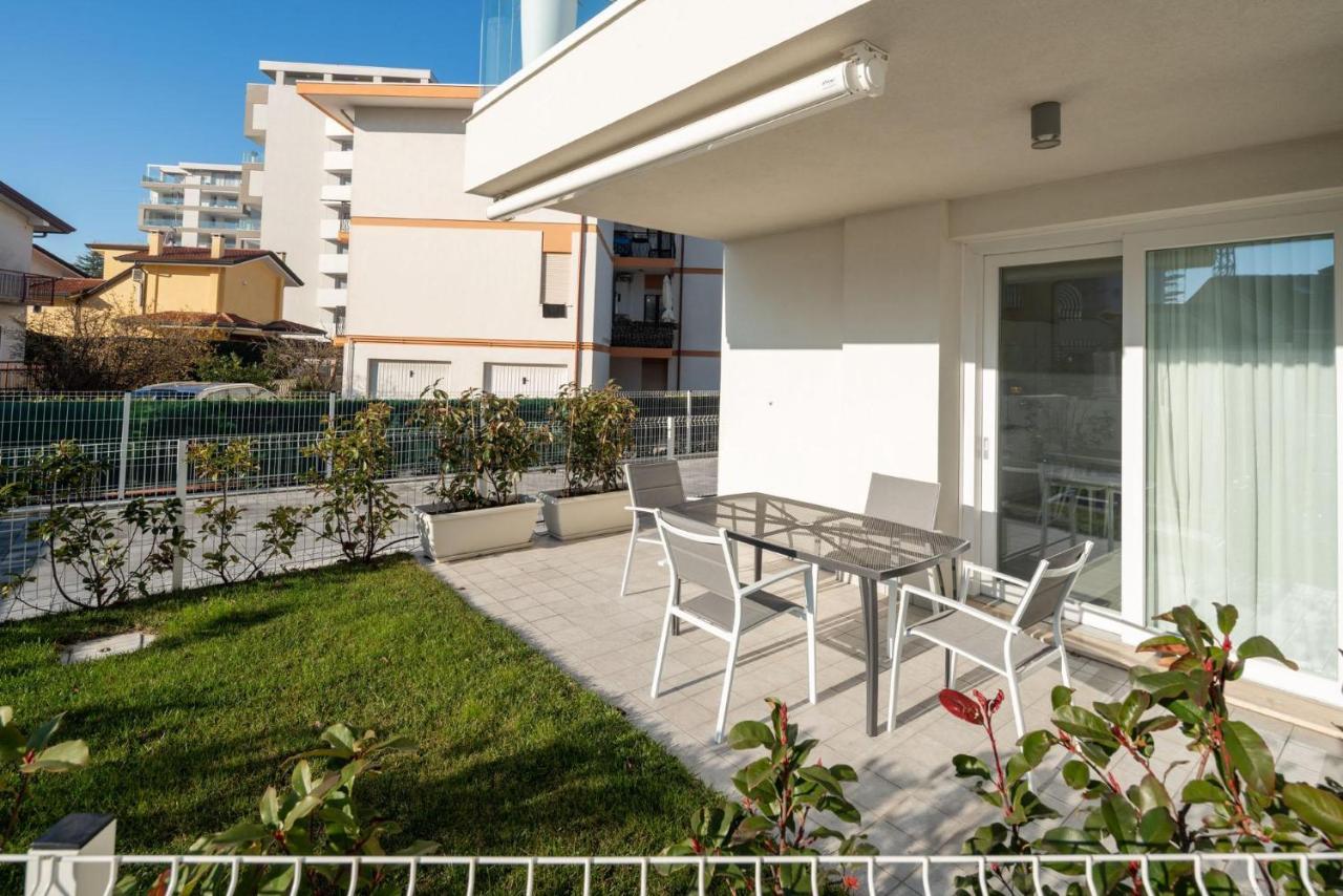 Immobiliare Jvl - Vm2 Lejlighed Lido di Jesolo Eksteriør billede
