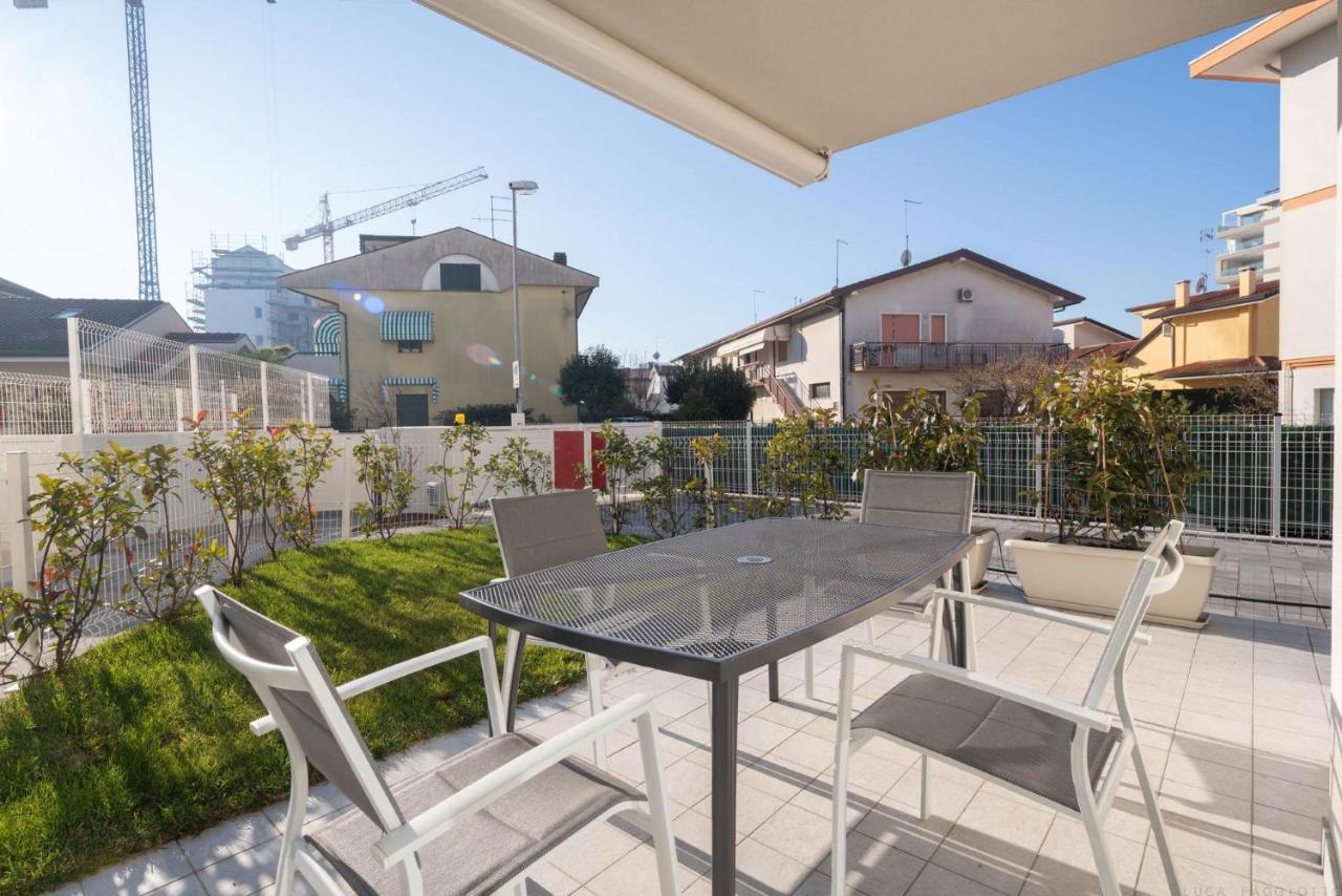 Immobiliare Jvl - Vm2 Lejlighed Lido di Jesolo Eksteriør billede